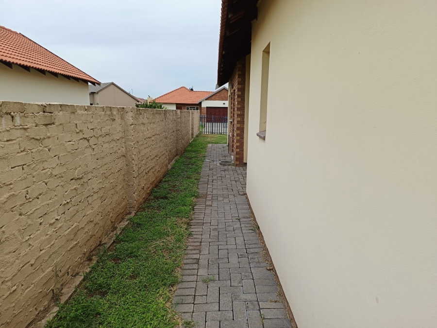 3 Bedroom Property for Sale in Waterkloof Hill Estate North West